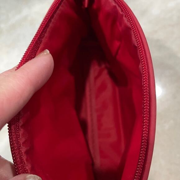 Monteil Paris cosmetic zippered pouch red - Picture 7 of 12